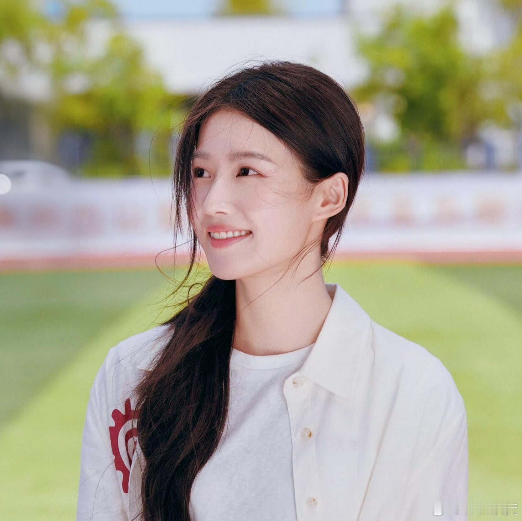 卢昱晓头像本期是韩剧氛围感女主头像·云厘版卢昱晓｜ 