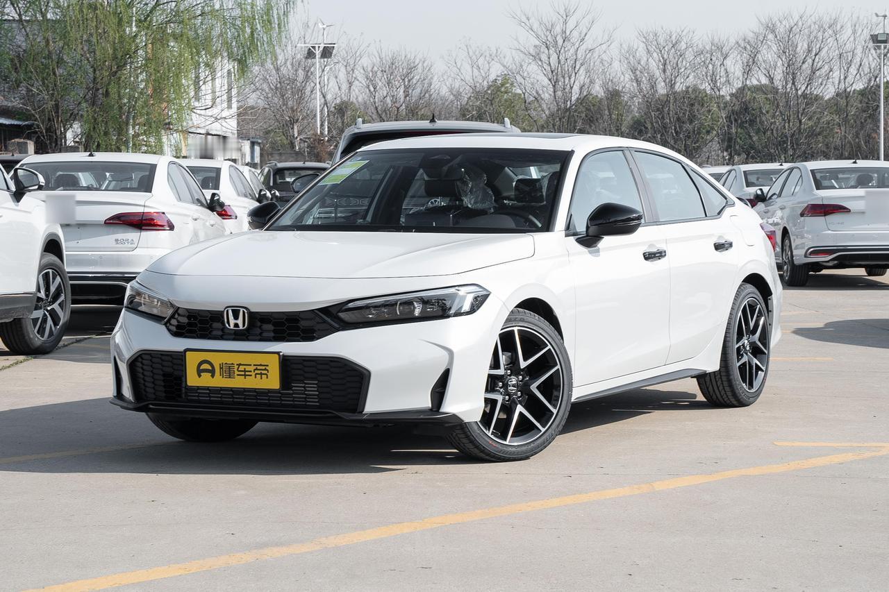 又一合资神车垮台！思域月销低至千台，为何不受待见了？
谁能想到，曾经的“平民超跑