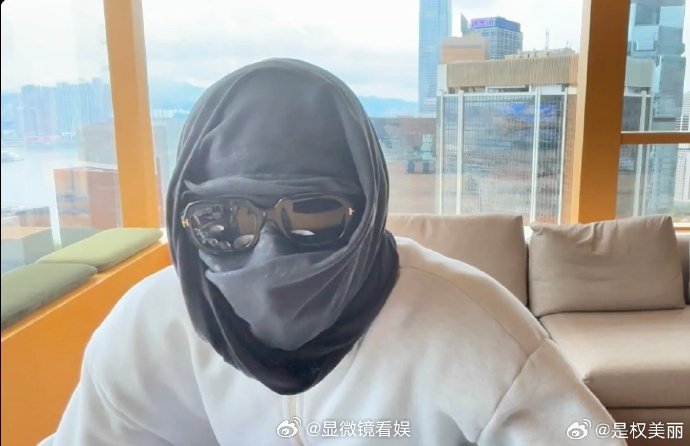 十年之内没人能懂这个李洙赫 蒙面打劫风直播也就李洙赫想得出来，画风独特又搞笑，这