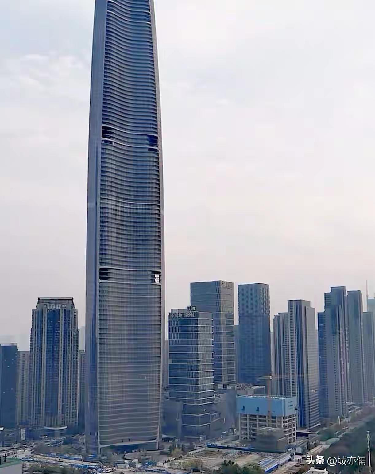 武汉是不是最喜欢建高楼的一个城市
无论是写字楼或者是住宅楼，感觉武汉的高楼，超高