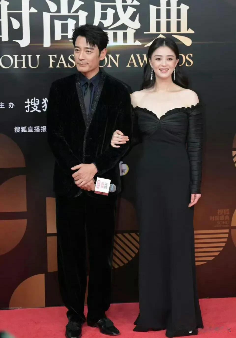 蒋欣和李光洁合体了，林工还说给宋莹买了那么多金项链她也不戴[捂脸]

两个人就是