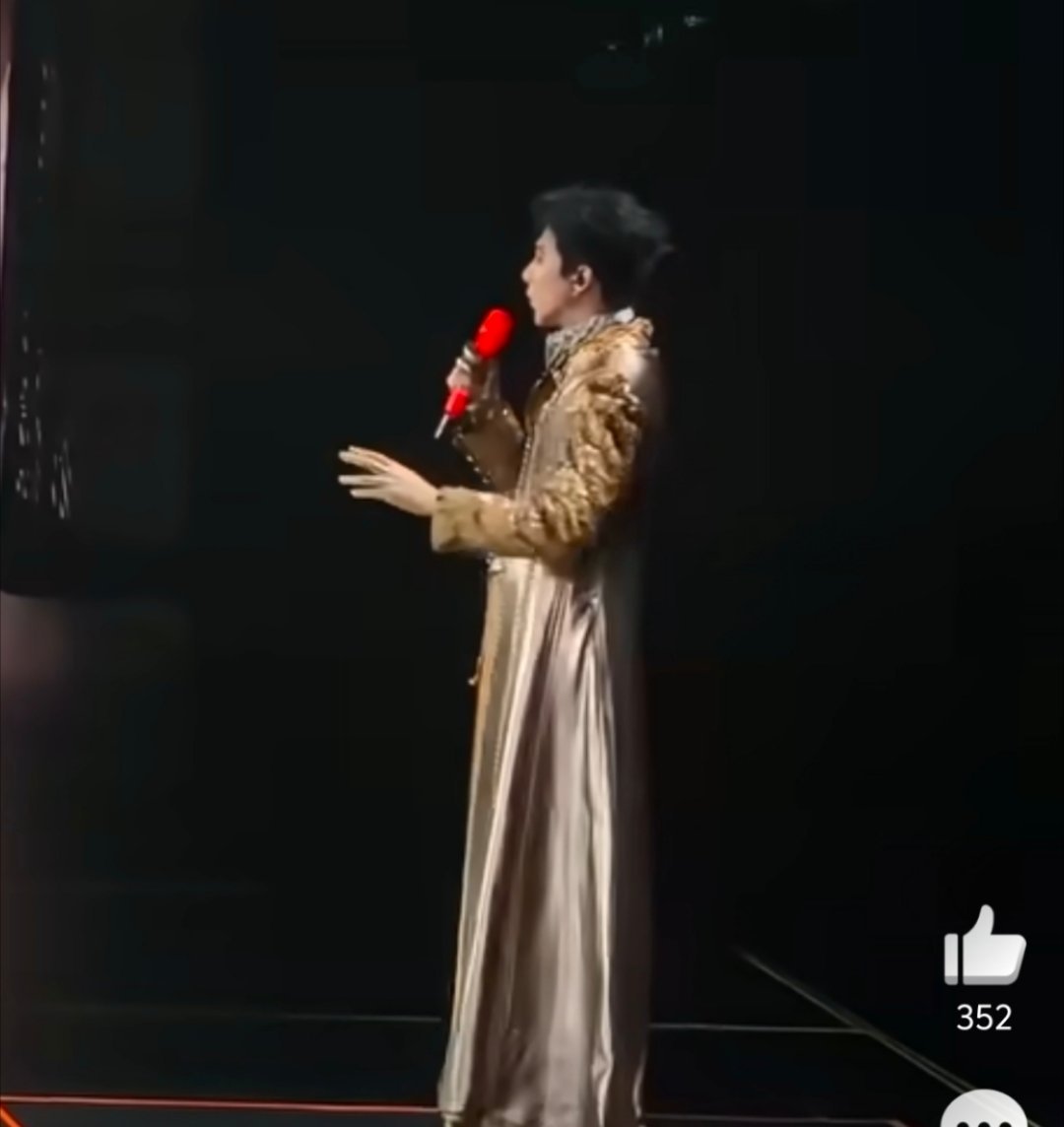 刘宇宁剪短发了你告诉我这是短发？这么长 [笑cry][笑cry][笑cry] ​