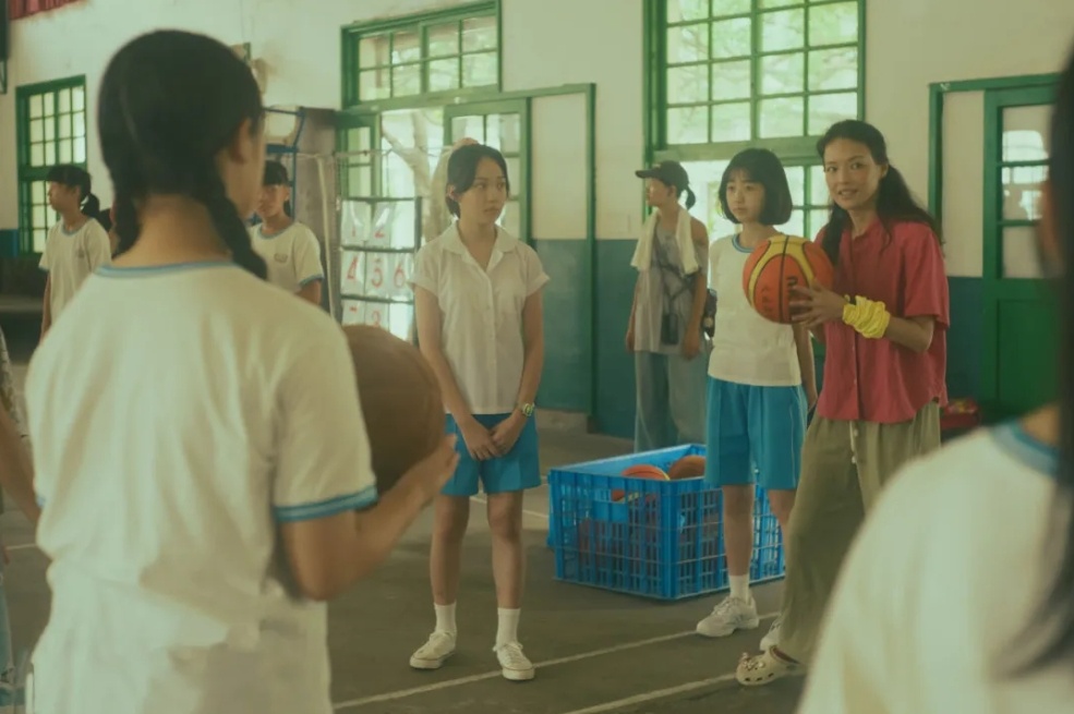 《女孩》的片尾字幕看到有刘冠廷客串，但我确实不记得他出现过，以为是没看出来。这两