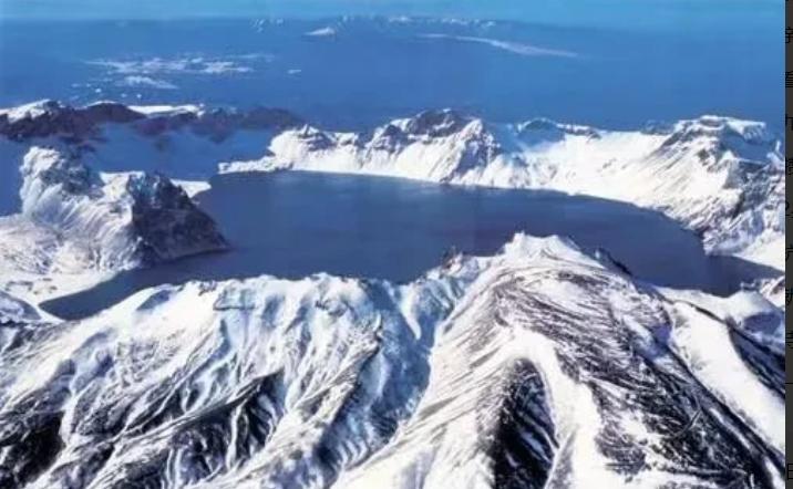 我国吉林省的长白山，距离日本海最近处也有138KM，但每年都会有一群日本人出现在
