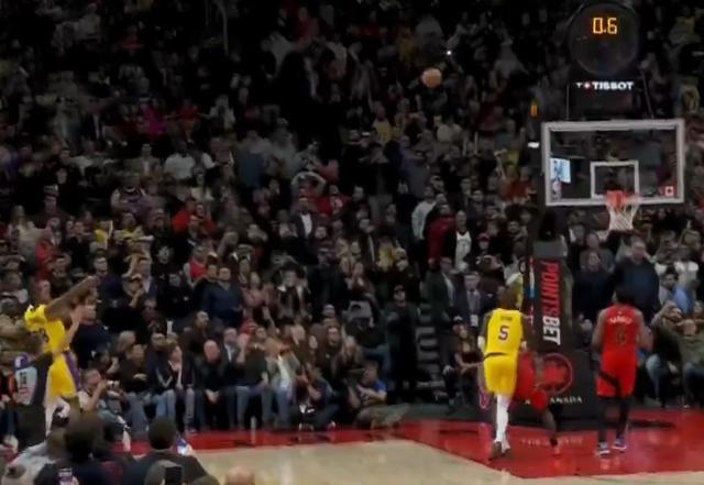 詹姆斯神奇助攻，八村垒三分绝杀猛龙
123：120湖人拿下猛龙，詹姆斯得分上双记