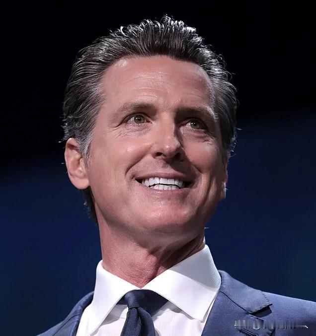 哇塞！
特朗普又多了一个竞争对手！
加州州长纽森也瞄准了2028年美国总统的位置