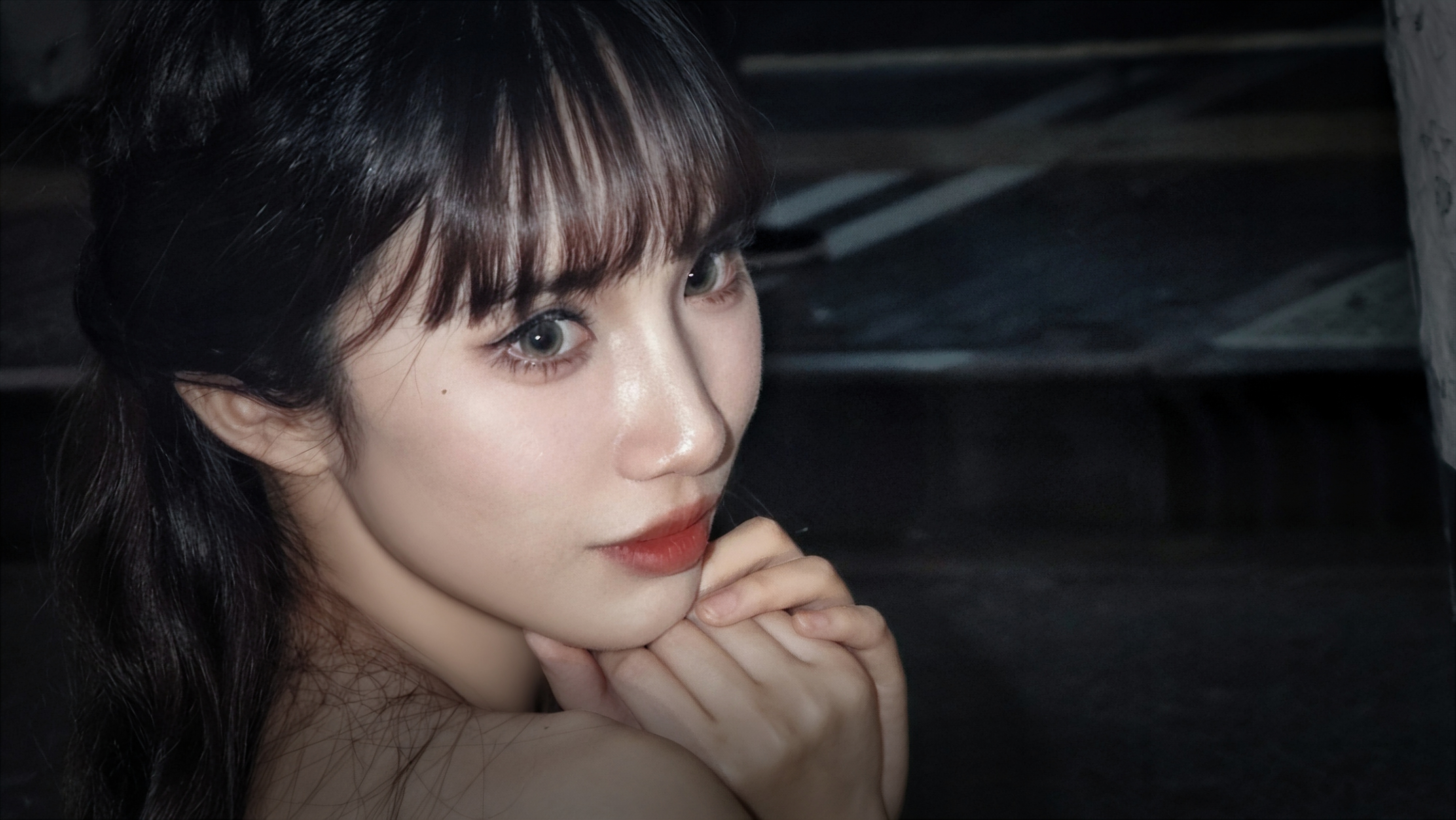 她真美啊。 ​​​