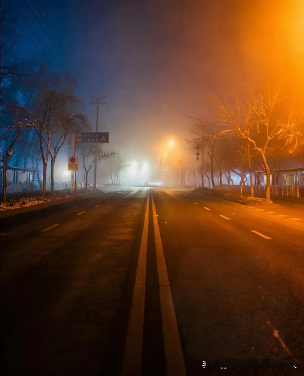 提前给大伙儿提个醒，从明天开始，能不出门就尽量别出门了！

这可不是因为甲流或者