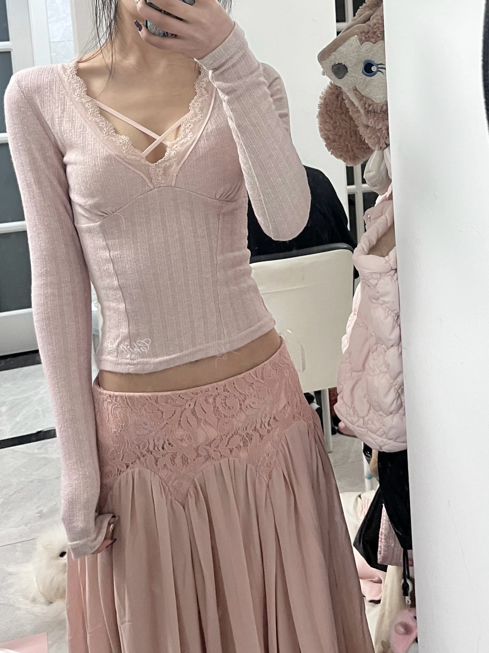 蕾丝和针织，是春天的浪漫注脚。 女生加油 