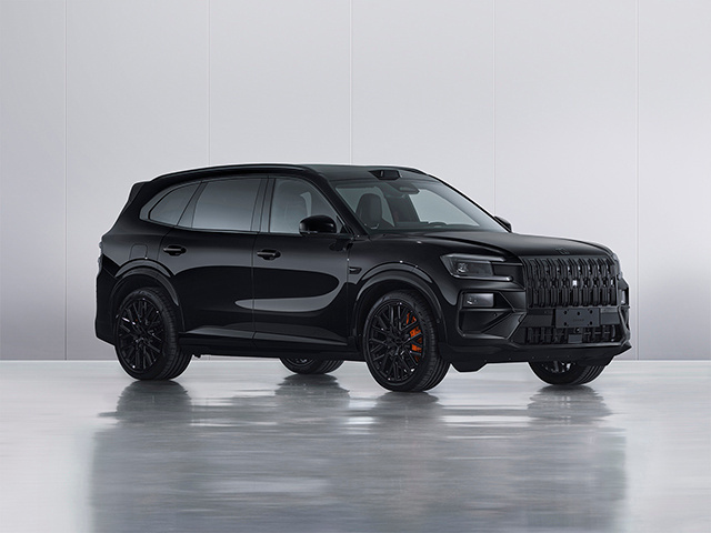 大家心心念念的黑武士极氪8X终于露面了后胎宽315mm，太带劲了！ 