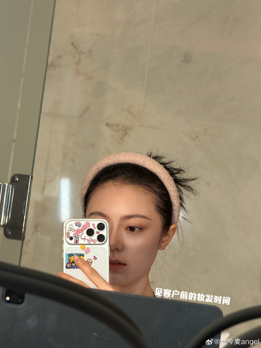 赵今麦时装周也不忘剧宣赵今麦完全徐迟出差belike 穿梭时装周各种行程还惦记着