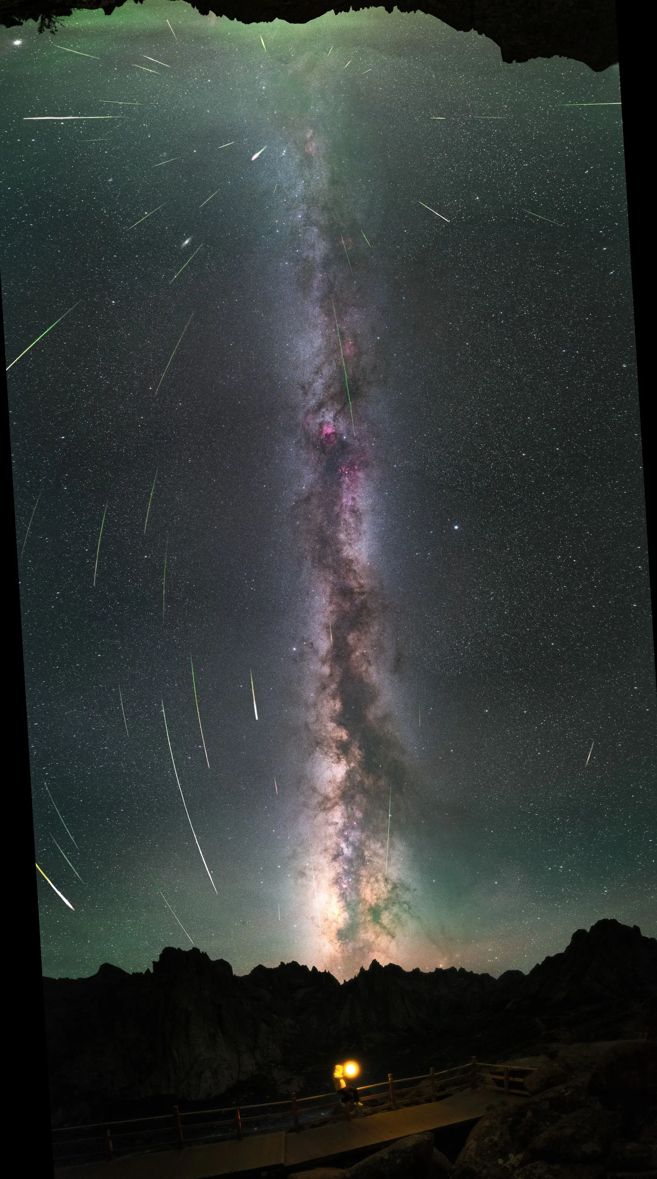 邂逅一场英仙座流星雨.