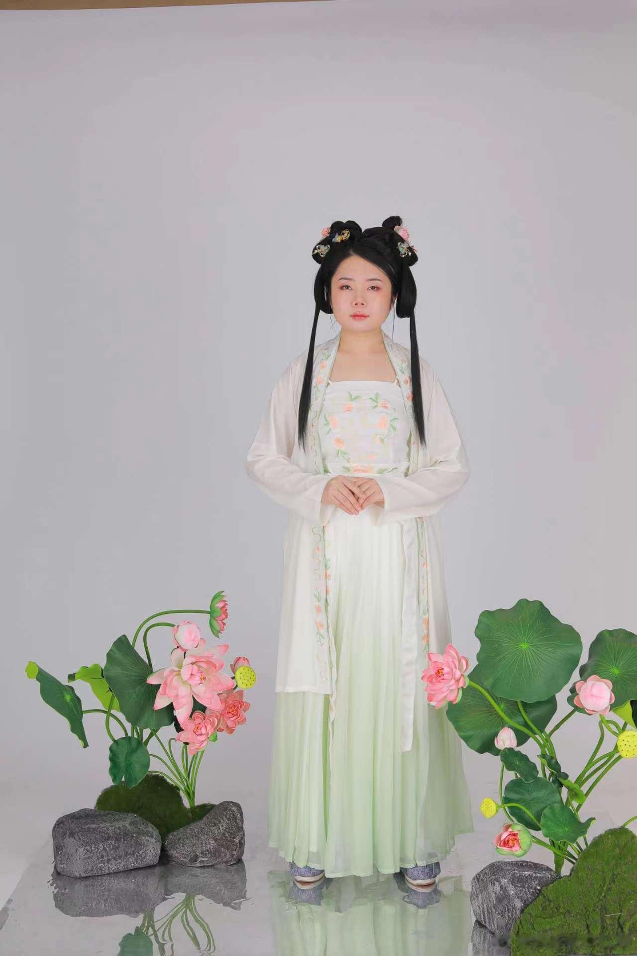 年龄（几几年）：98身高（cm）：169体重：67城市：长春南关区学历：本科职业