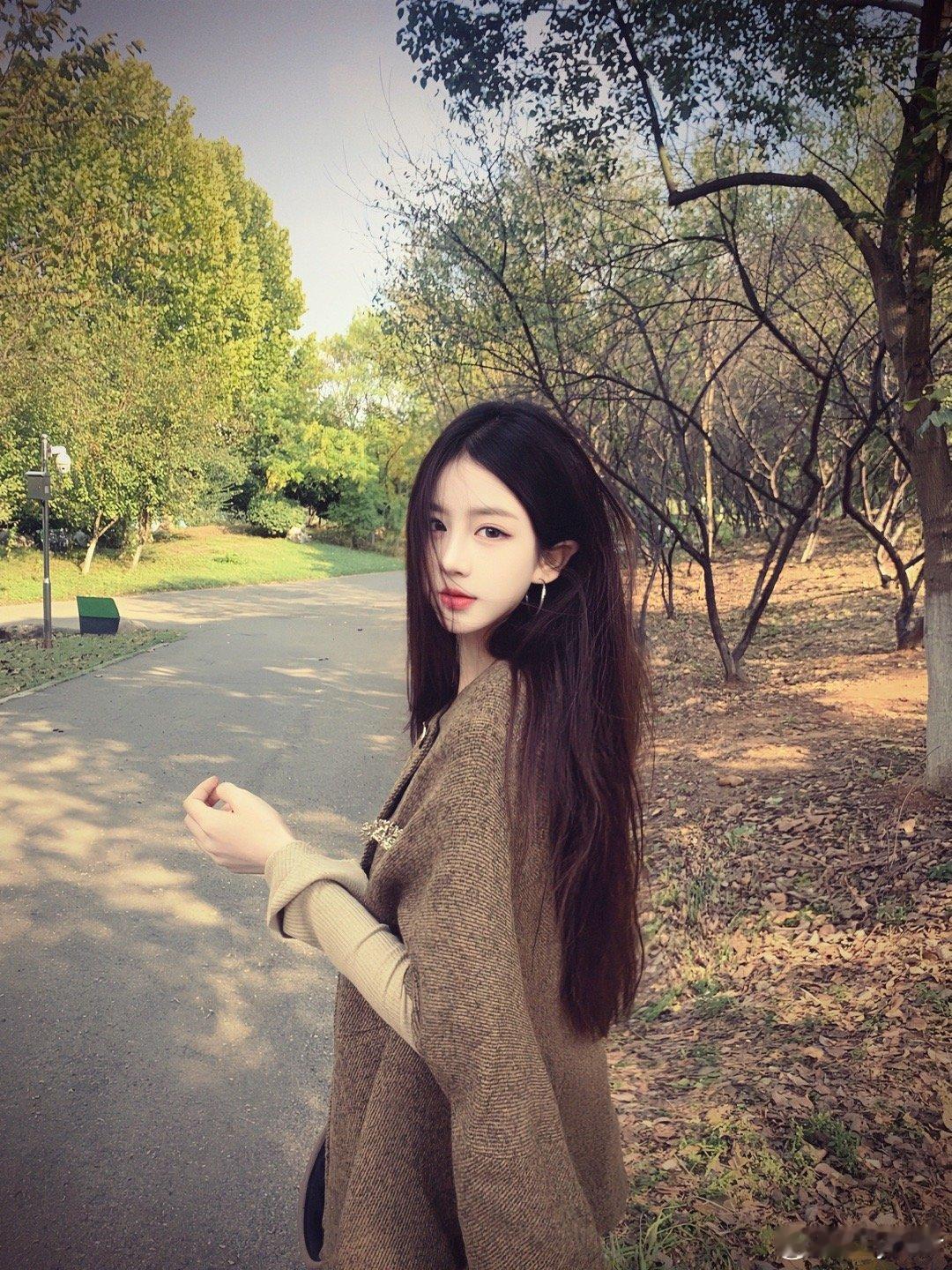 坐小电驴的大小姐 ​​​