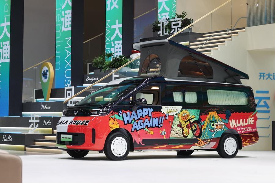 从卖车到建改装联盟，大通在商用车赛道画了一条新起跑线
 
这回北京车展，大通主要