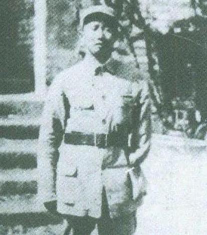 1949年太原战役后，43岁独臂军长彭绍辉相亲，见面直言自己只有一只胳膊，姑娘张