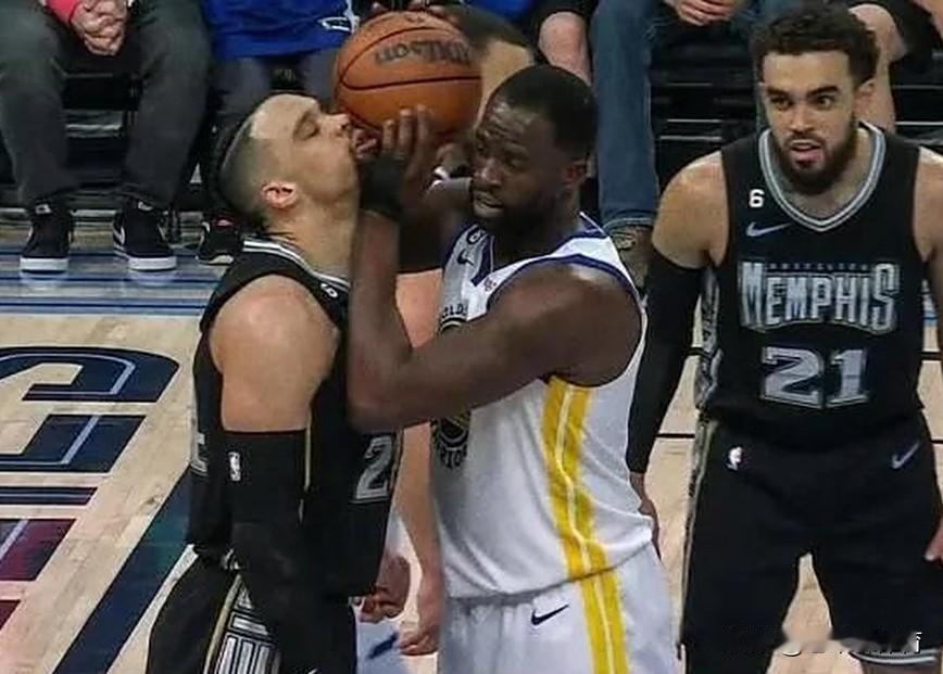 别拿追梦跟狄龙布鲁克斯比！
近日，考辛斯在接受媒体采访时说到，狄龙布鲁克斯和马库