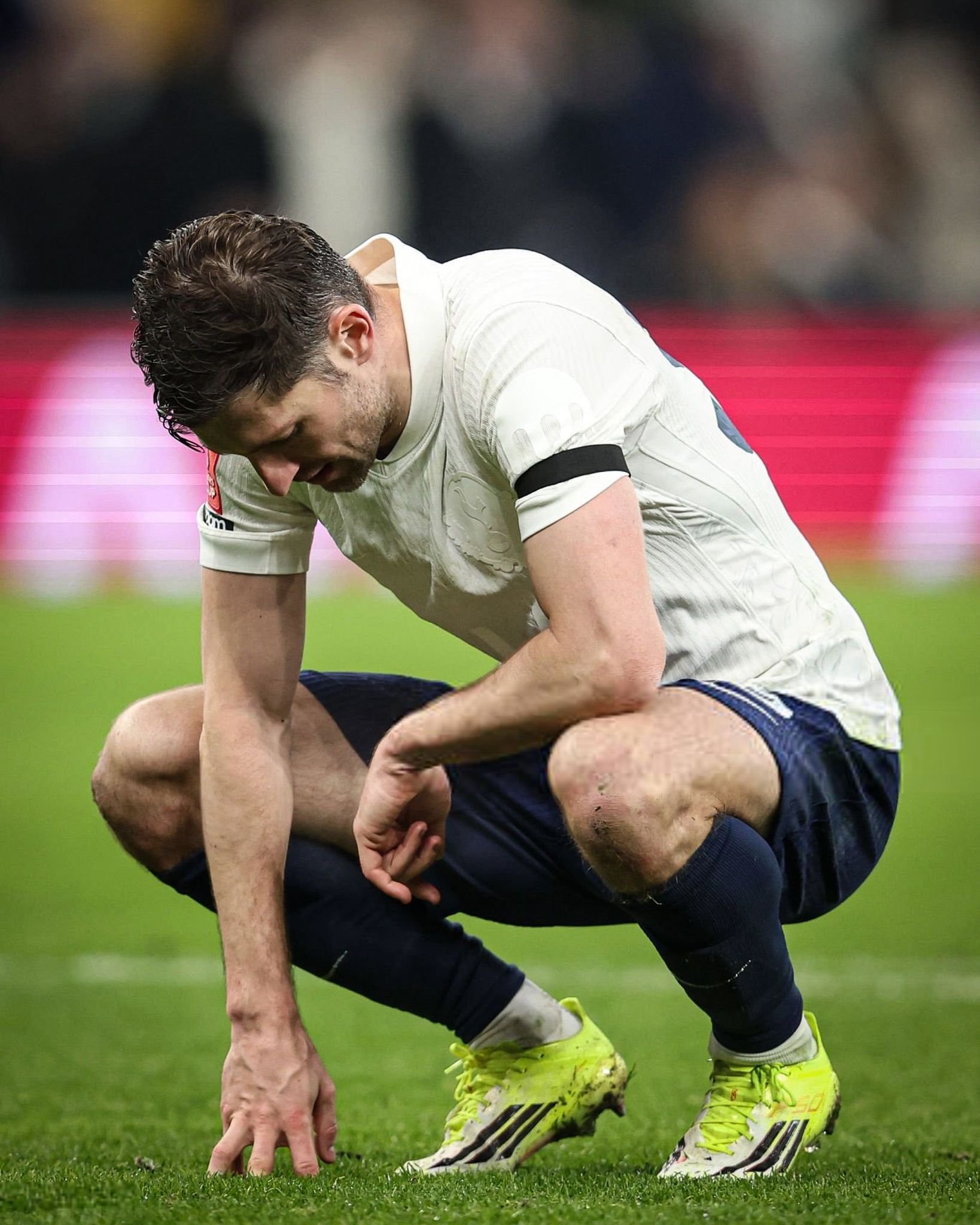 消息人士Paul O‘Keefe，本戴本周将接受进一步手术，看来他效力热刺12年