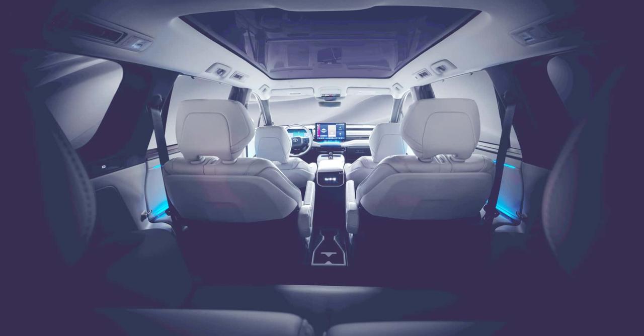 丰田全新大号儿SUV官宣预告，三排座儿+超大玻璃车顶，二排独立座椅，轮廓方正，上