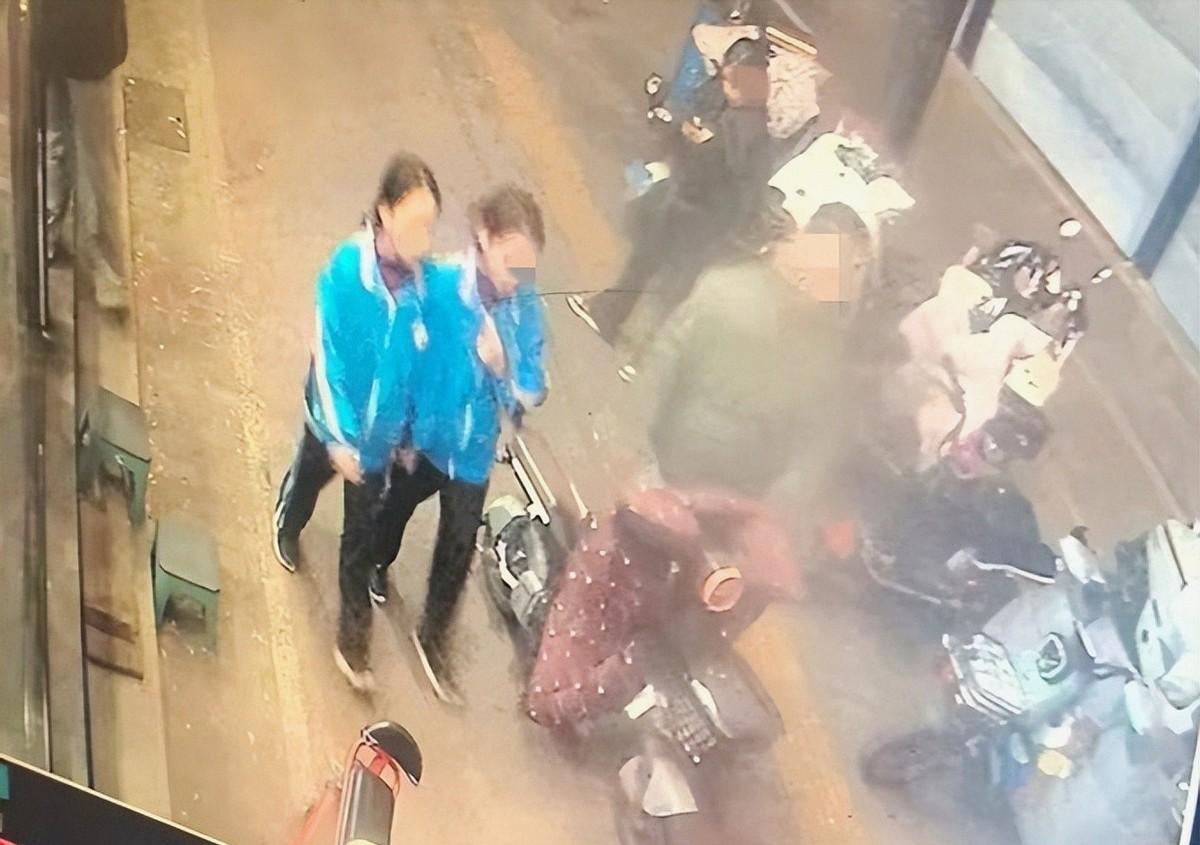 陕西兴平，失联两天，这对12岁的双双胞胎姐妹终于找到了，父亲回忆，两姐妹离家出走