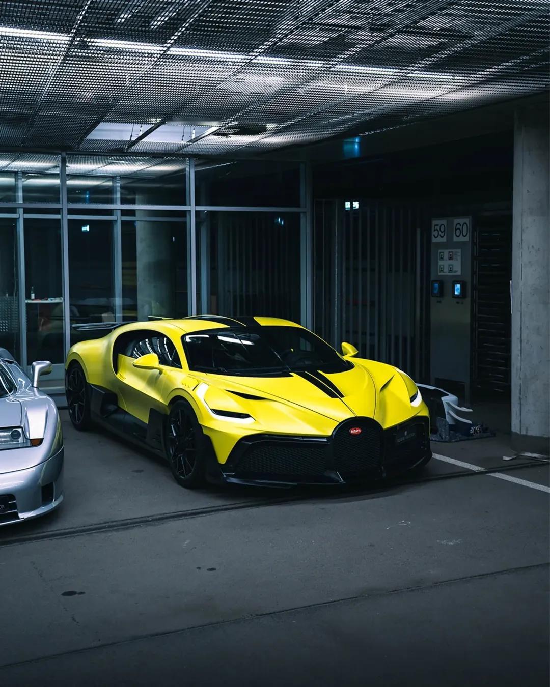 改车吧[超话] Bugatti Divo ​​​