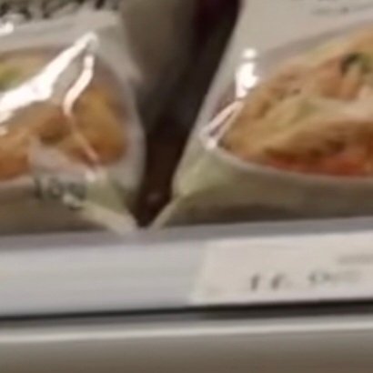 0000没有心宽似海，哪有风平浪静，做人，尽本分，做事，凭良心，穷时，要把自己当