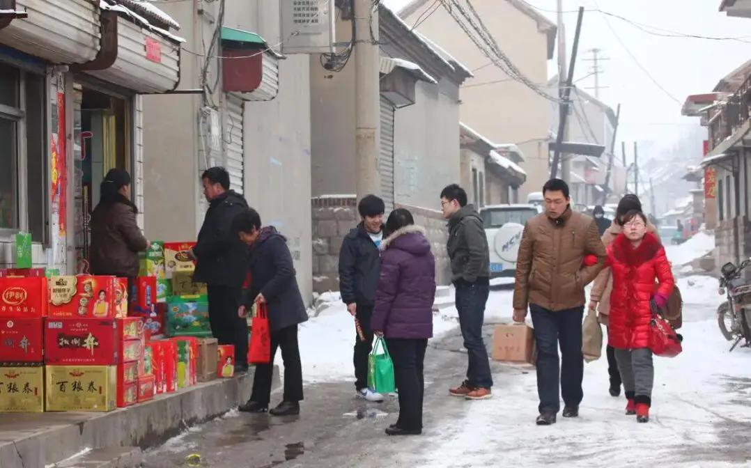 当下年轻人过节，为什么越来越不爱走亲戚了？
 不知道你有没有发现，这几年春节，一