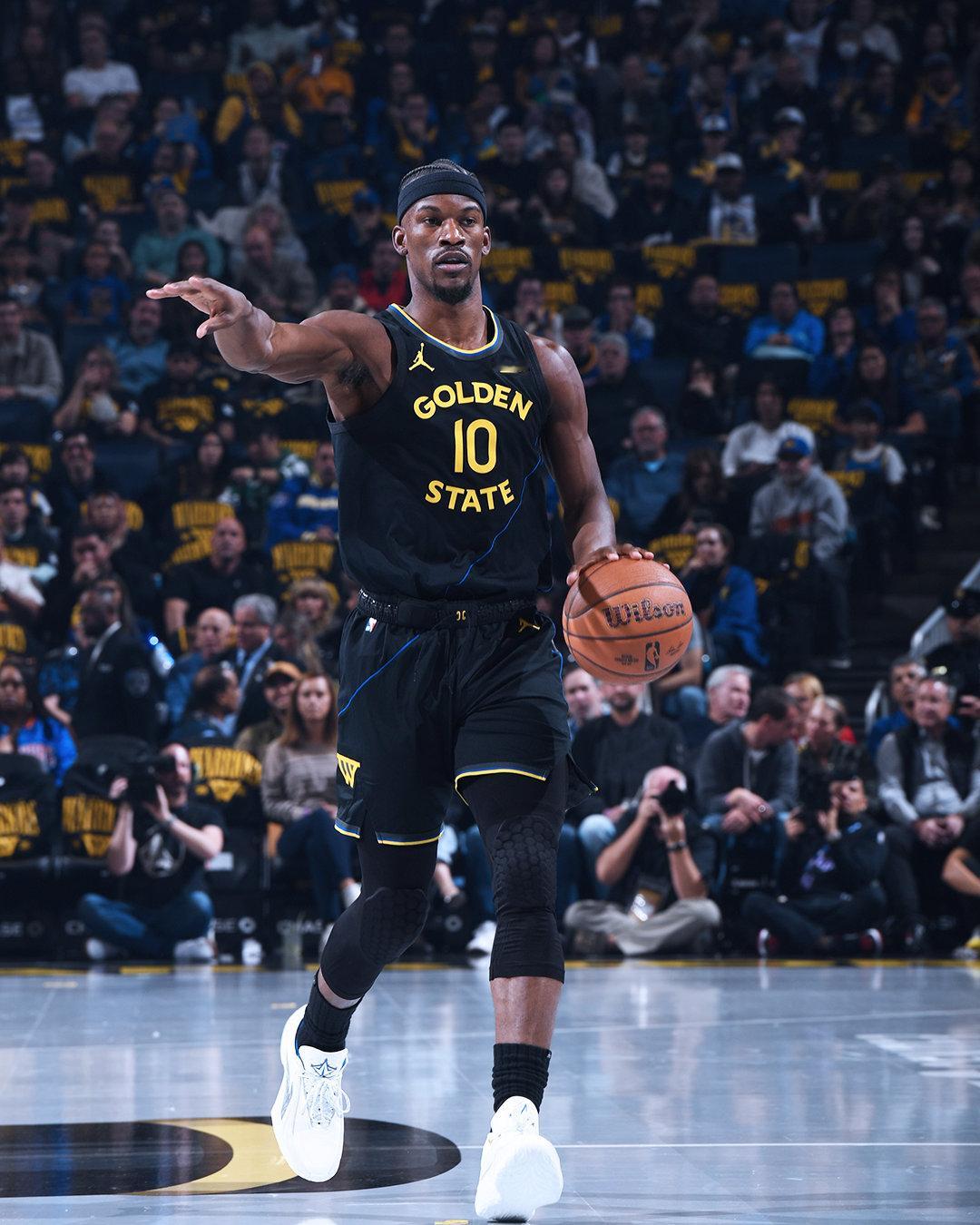 第一节结束，勇士28:35开拓者；波奇姆斯基7分。