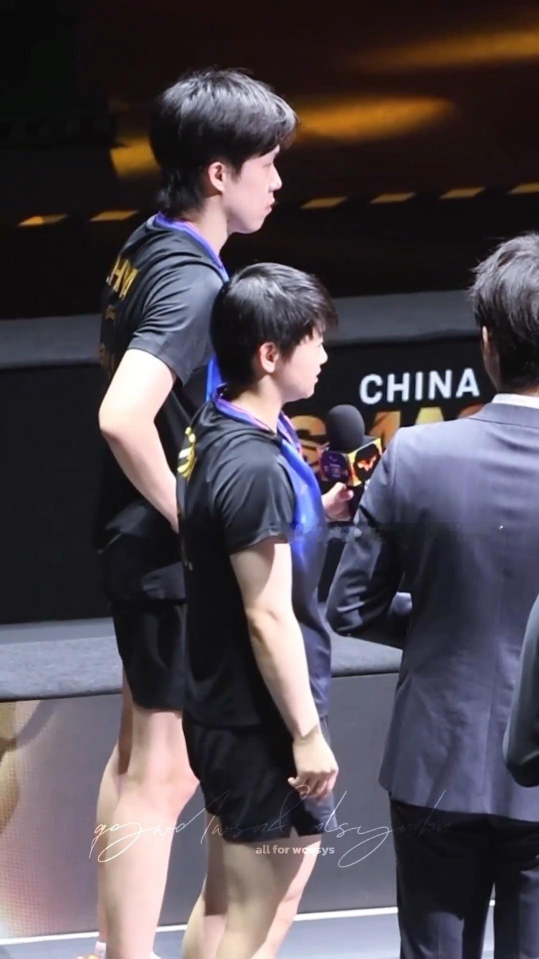 这个机位的体型差也好震撼美味啊………………兼三这么多年就只有他俩会心疼彼此🥹我