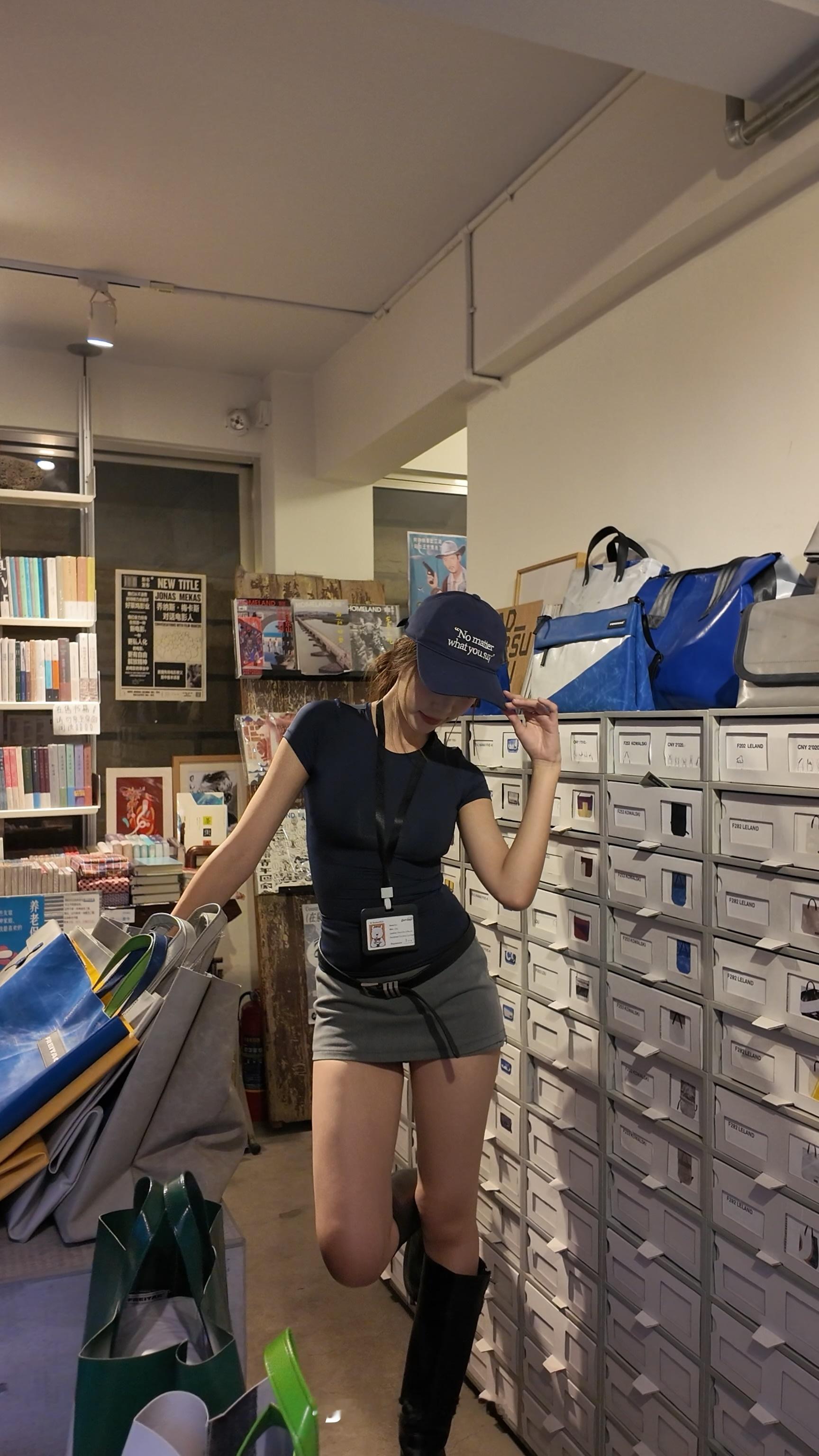 🧸 American Vintage📜     新來的美式書店店員 ​​​