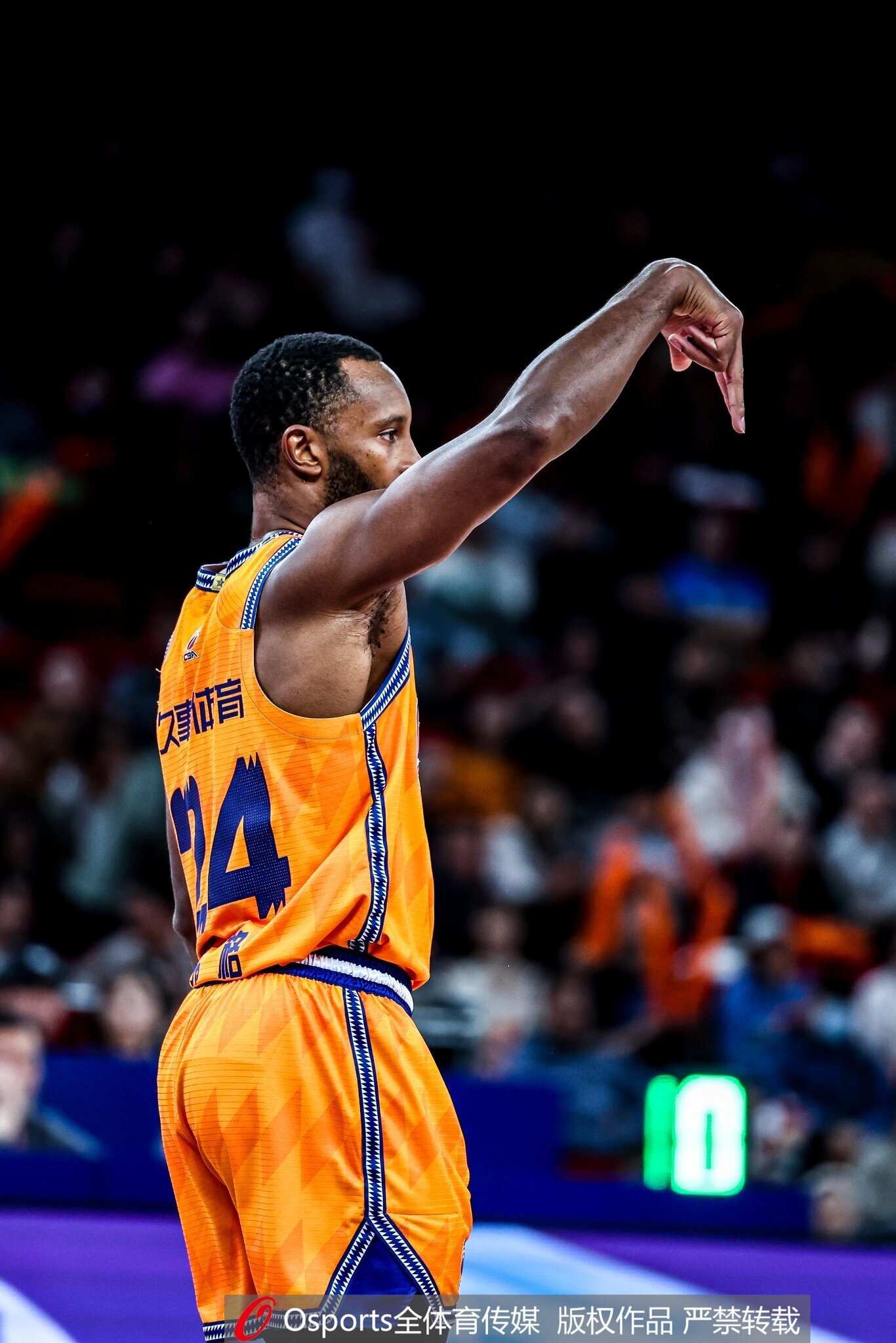 率先发力！弗格首节6分钟3中3拿到13分 罚球4中4