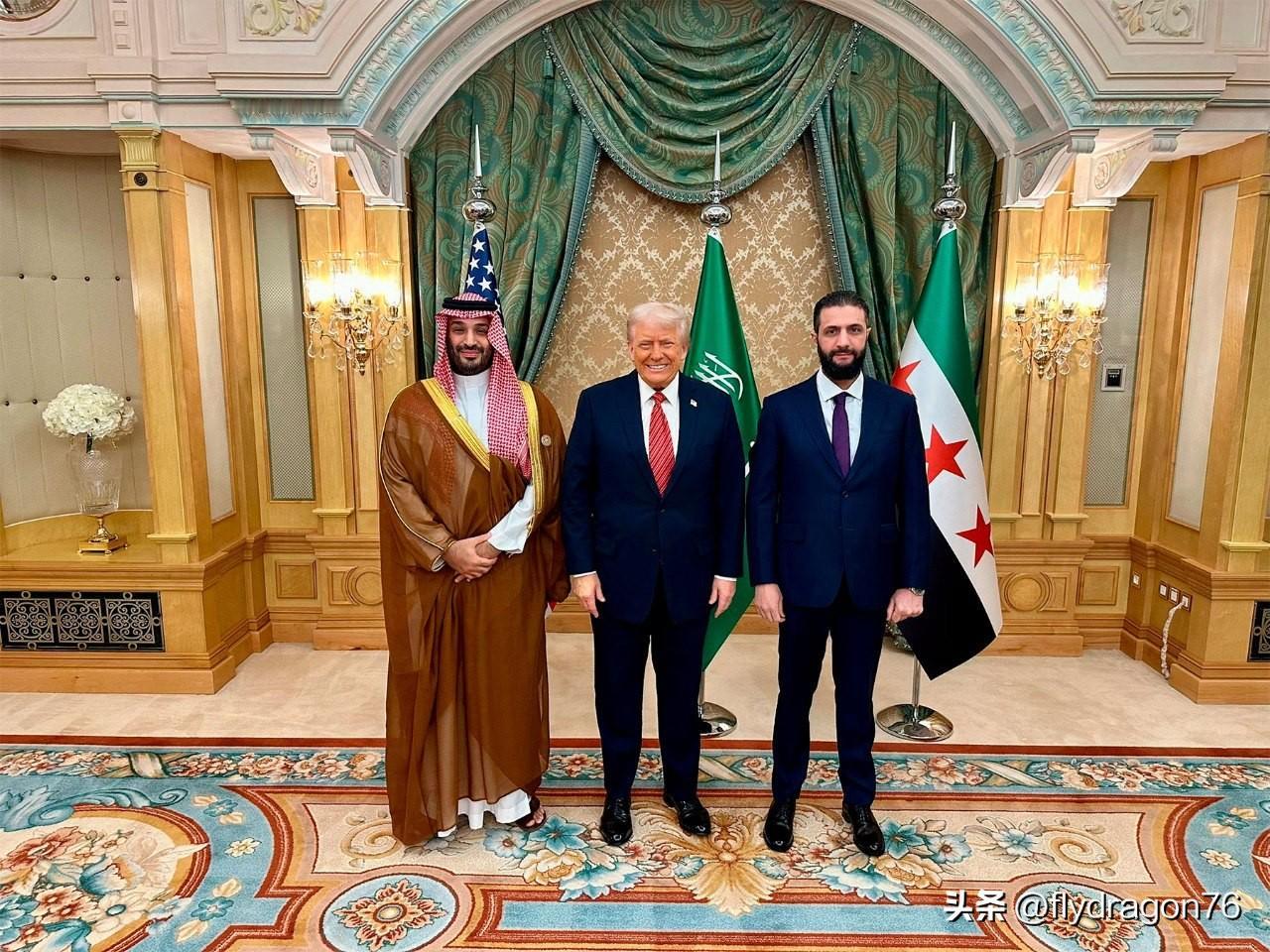 ⚡️🇺🇸🇸🇾据美国国务院消息，美国已将叙利亚总统艾哈迈德·沙拉从恐怖分子