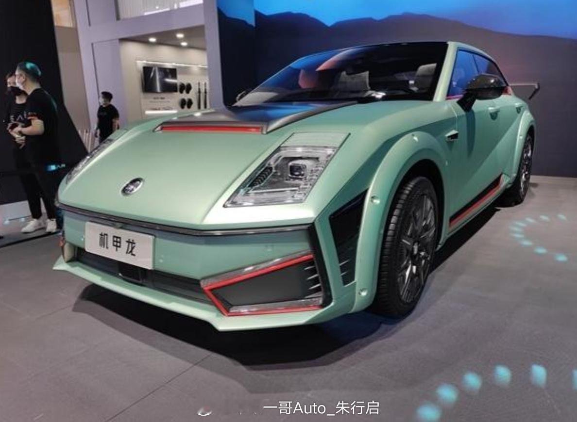 疑似安徽大众的伪装车曝光整车看起来还是棱角分明感觉很像以前的长城机甲龙（图3）