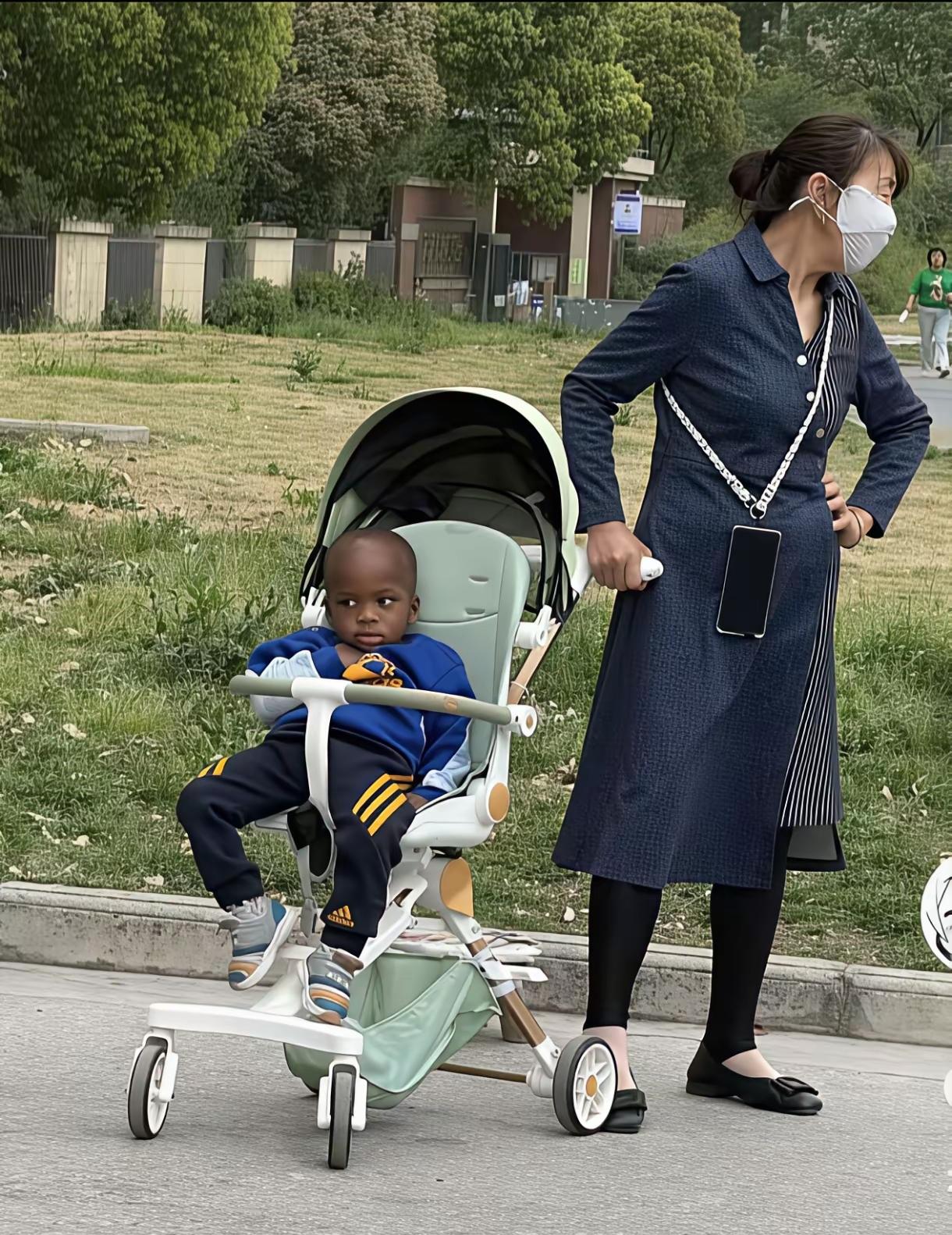 怎么年龄越大越自私呢？从小爱大的孩子突然开始不爱了，难道是自己老了，没有了爱的能