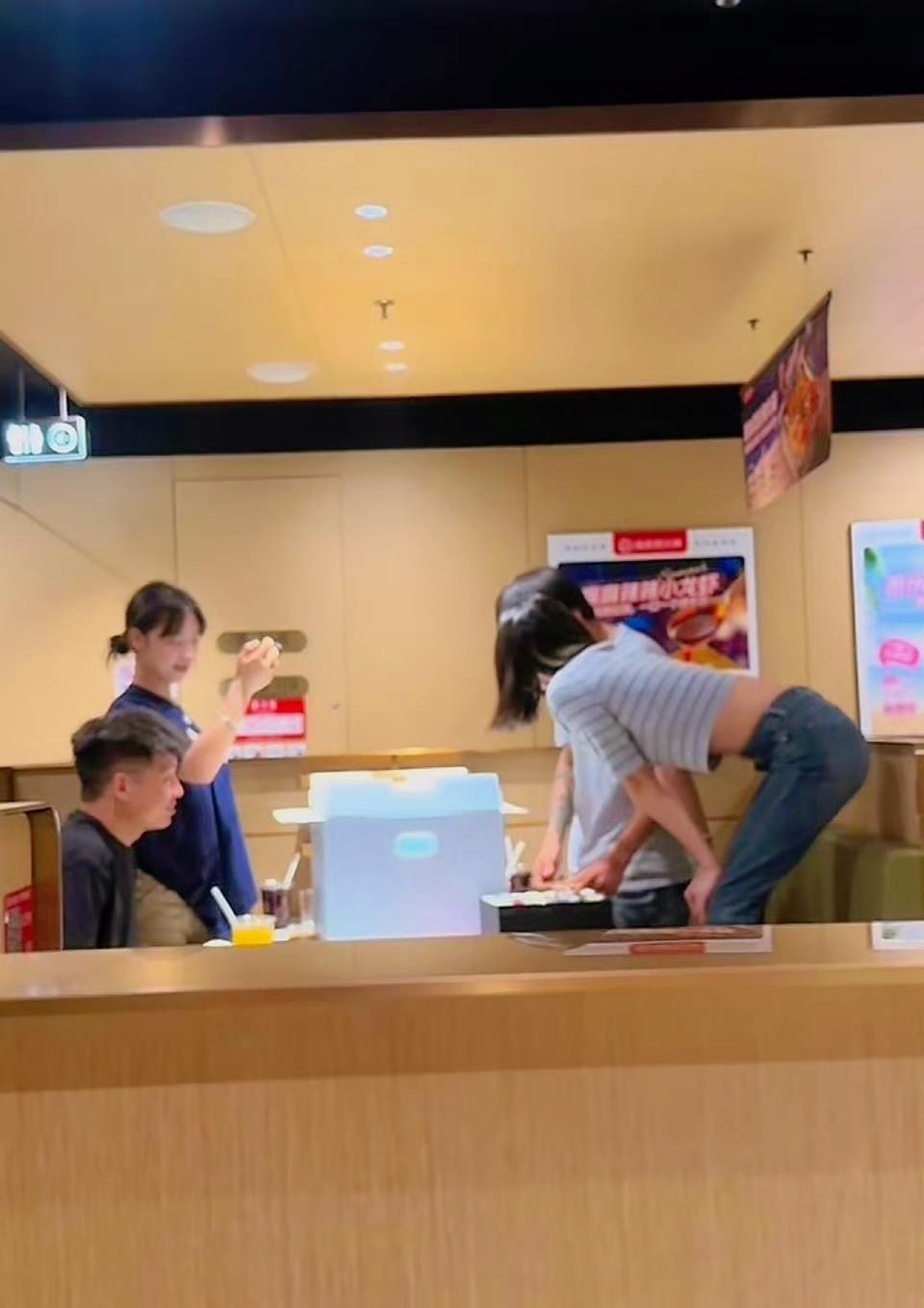 点个菜而已，至于吗！