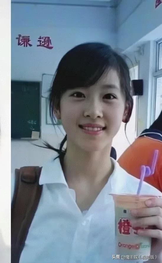 放到现在绝对红不了的两位女明星。
我觉得一个是章泽天，一个是陈都灵。

在以前那