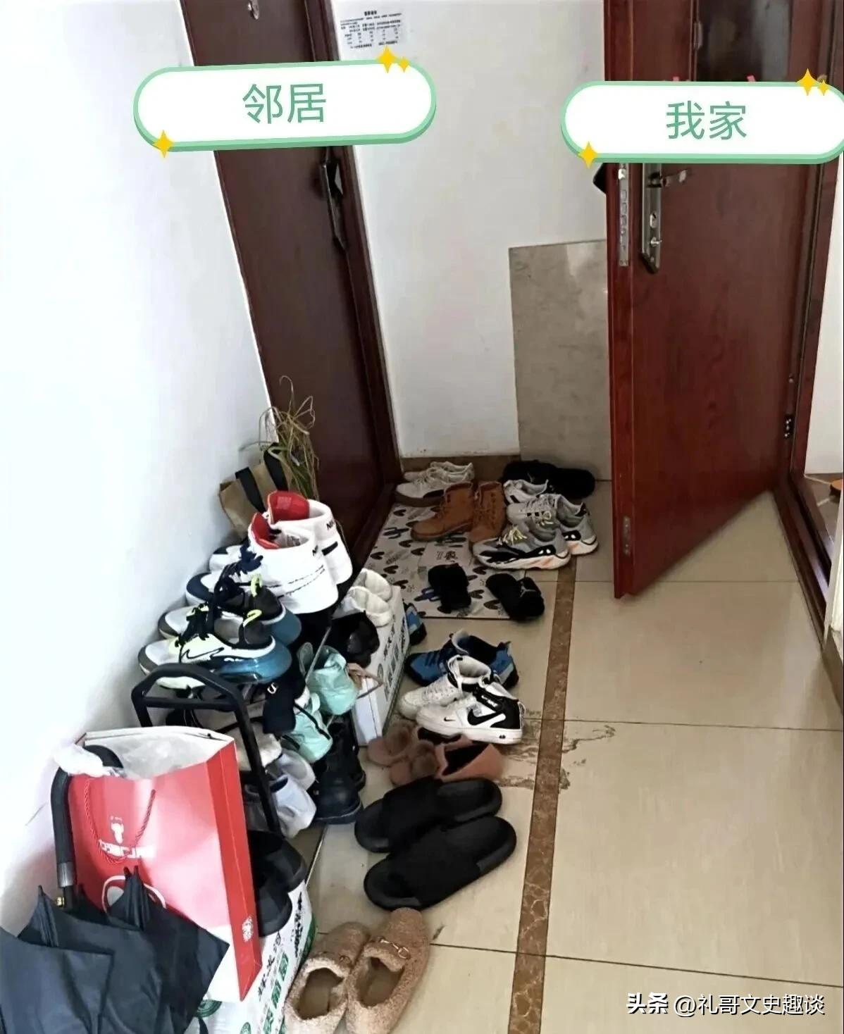 遇到这样的邻居，能把你气得不行，和邻居家对门居住，楼道本身就不宽。你看看他把整个