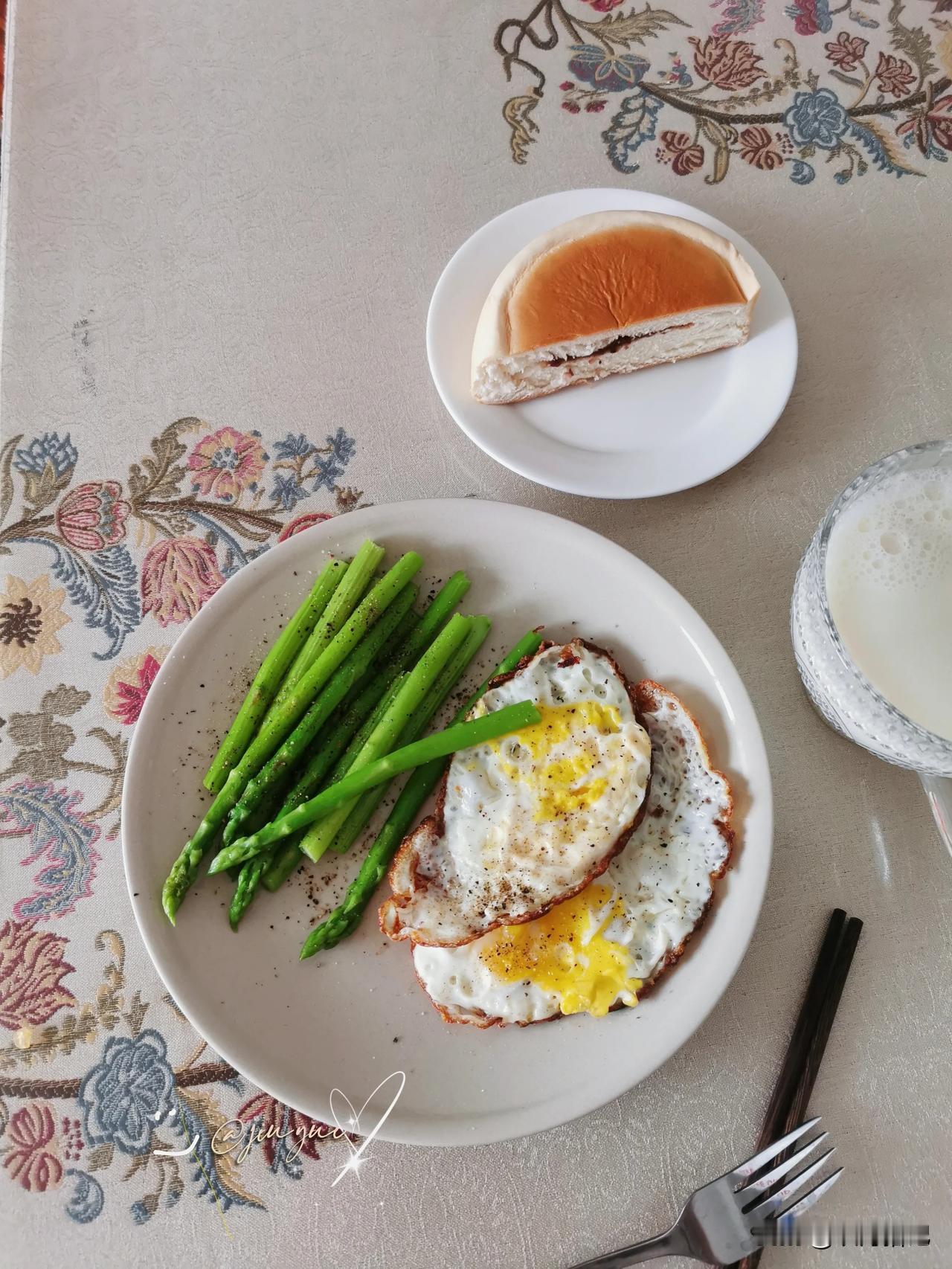 小主今日开启期末考试，
暑假不远了！
你说吧，炎炎夏日何处去?  
不如空调作业