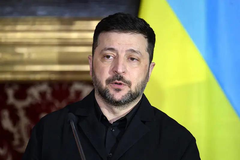 泽连斯基再次宣称，俄乌和平谈判的核心底线，妥协有度，主权为界
 
2月20日，泽