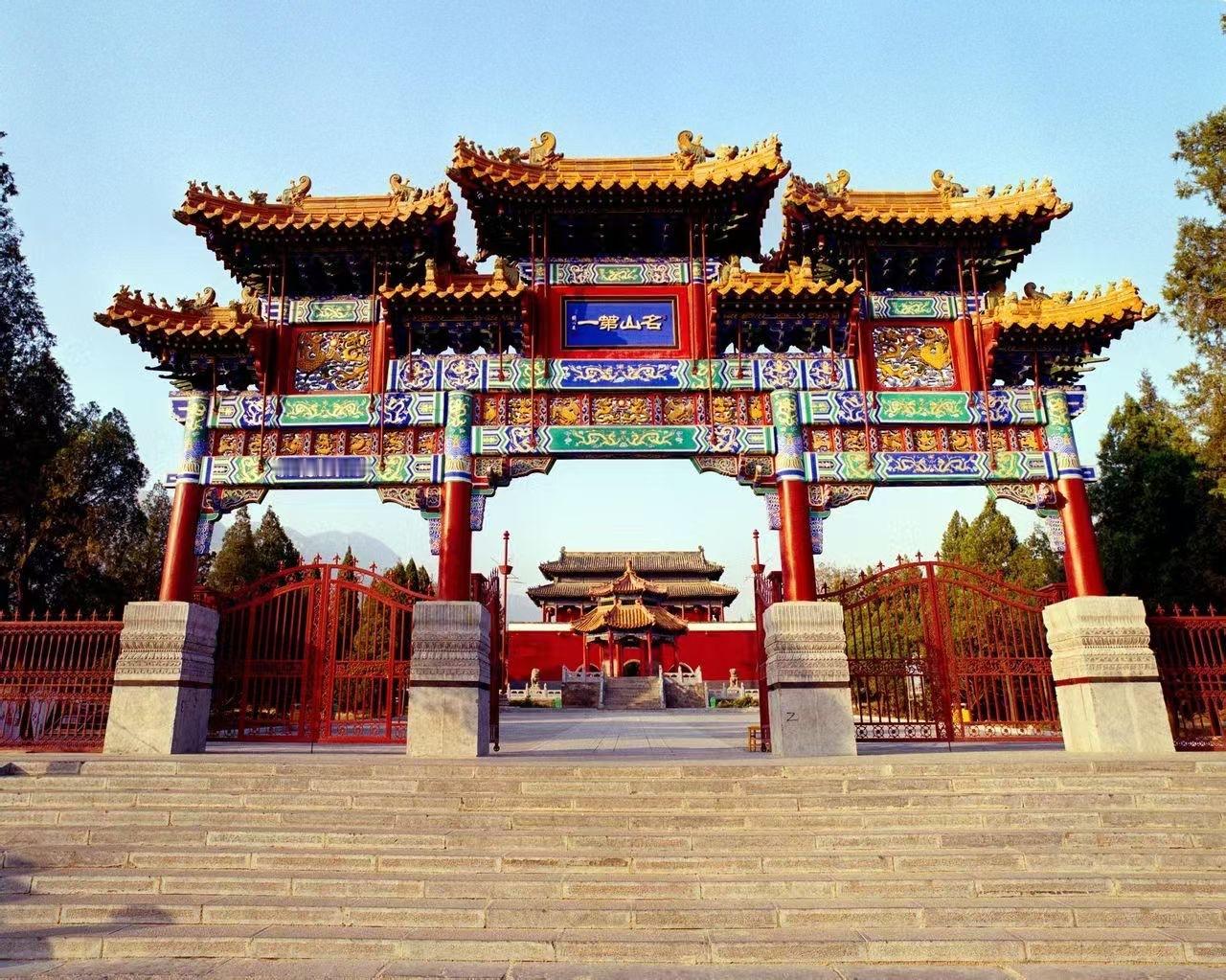中岳庙庙会能传承千年，核心在于四个扎根中原民俗的细节：
官民共祭的传统：从帝王祭