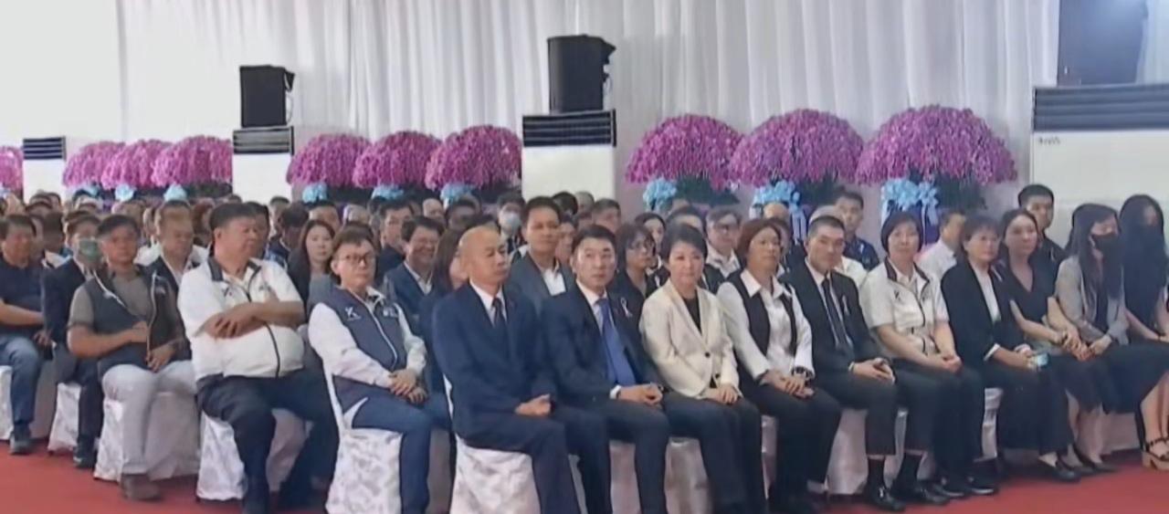 南投县长许淑华父亲许天送告别式今天举行，今天的告别式非常隆重，现场有超过5000