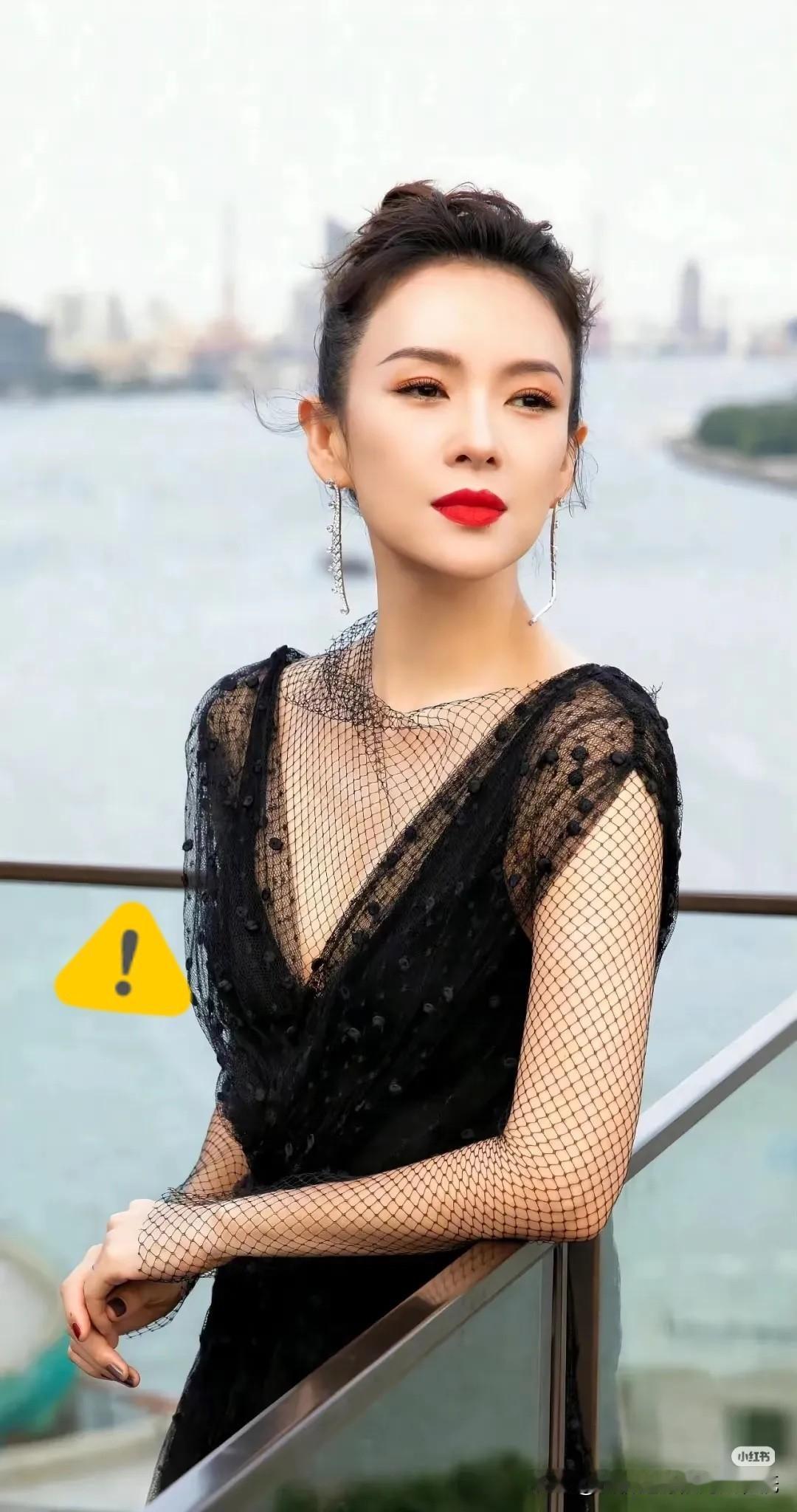 汪峰应该是沉默了，这下可以彻底断了汪峰与章子怡的任何绯闻，因为章子怡已经为孩子做