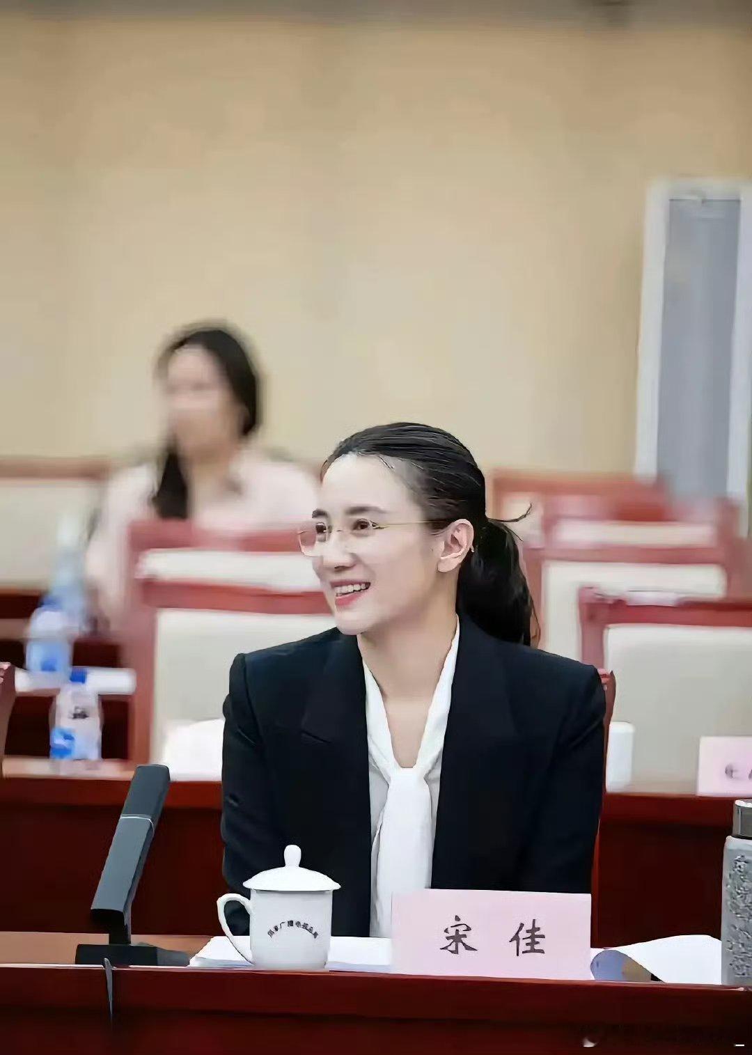 #宋佳[超话]# 宋佳你是女王[舔屏][舔屏]顶级女阿尔法这不是吹的，这种贴头皮