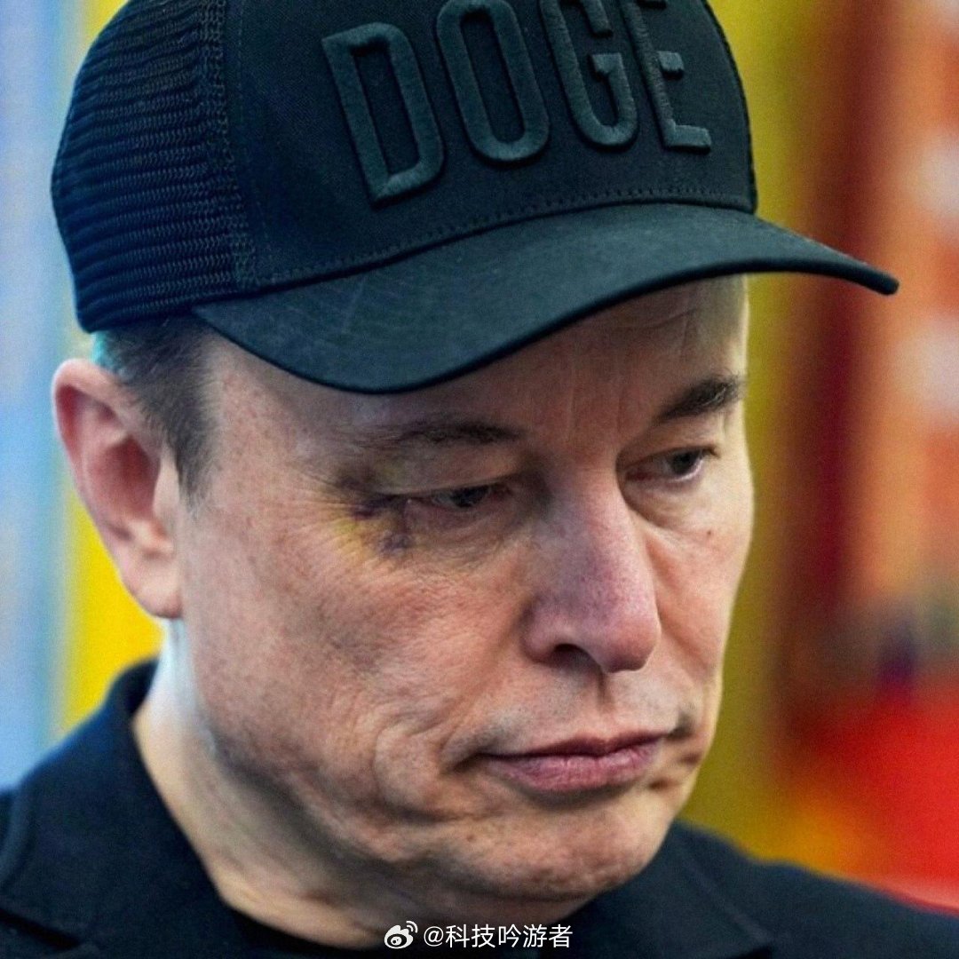 曝马斯克与美财长曾在白宫大打出手确认: 马斯克在白宫时眼上乌青是被财政部长贝森特