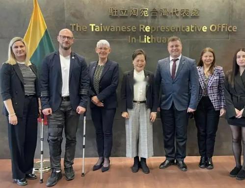 多国纷纷跟风美国拿捏对华合作项目太离谱！澳洲秘鲁立陶宛全都伺机抬价设卡，商业合作