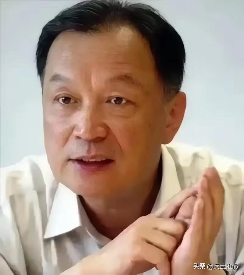 温铁军说得太直接了

他讲，美国早就把咱们的两件“外套”给扒了。可到了今天，居然