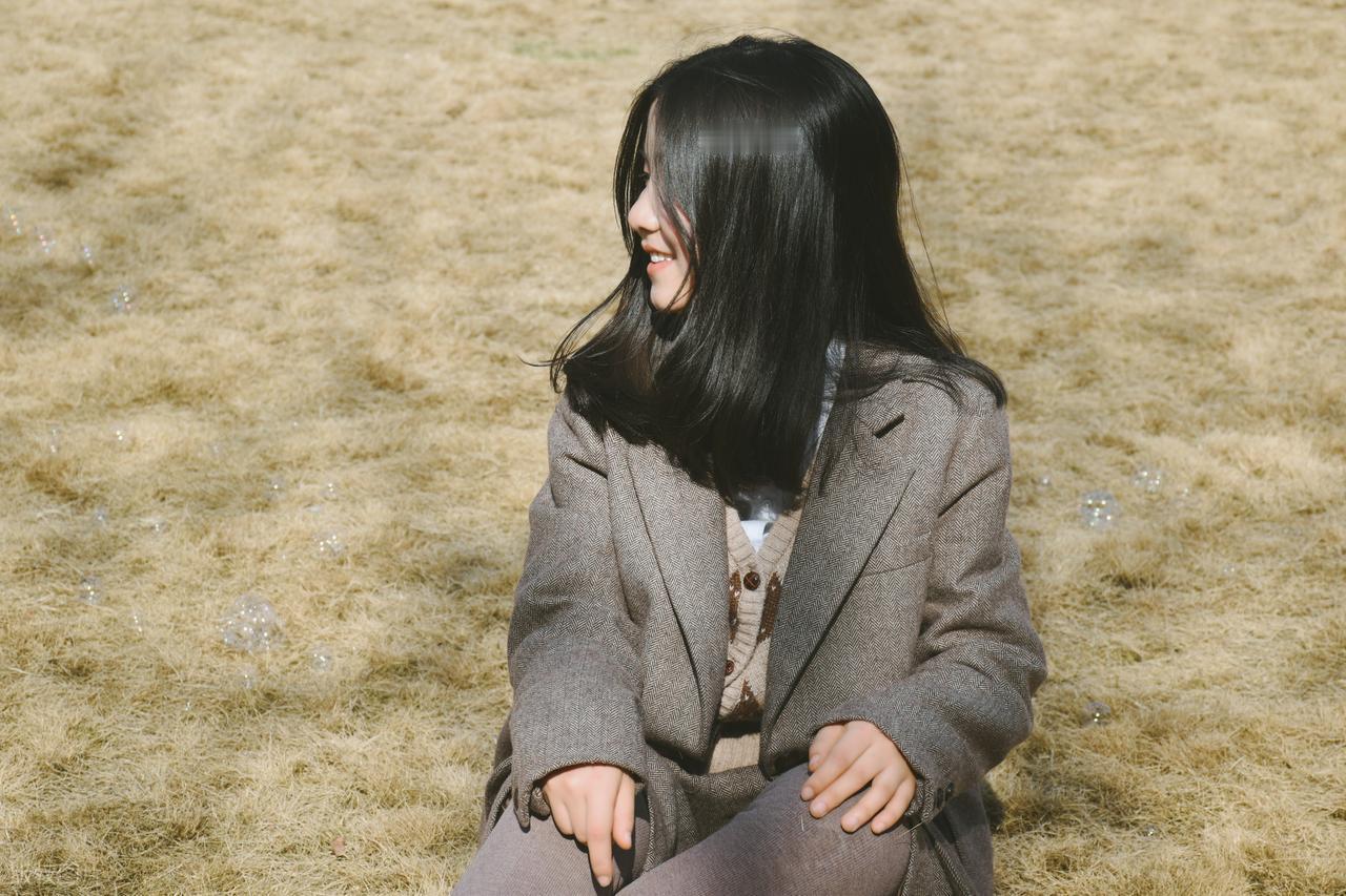 你发现没有？
很多女人
一谈恋爱就开始“折磨自己”
减肥减到月经乱
化妆化到凌晨