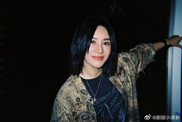 尚雯婕拍出了内娱综艺高质量群像尚雯婕用胶片拍了合伙人群像不刻意的抓拍永远最动人，