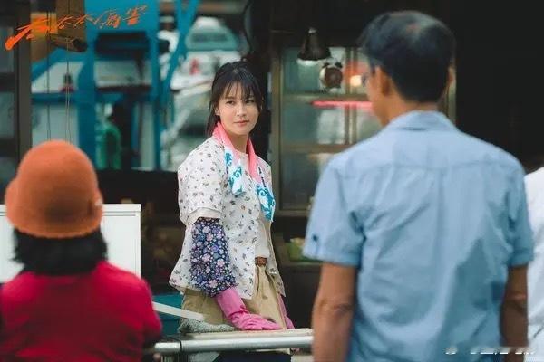 配角熬成主角，实力从不缺席！恭喜曾沛慈以女主身份入围金钟奖，太为她开心了！曾沛慈