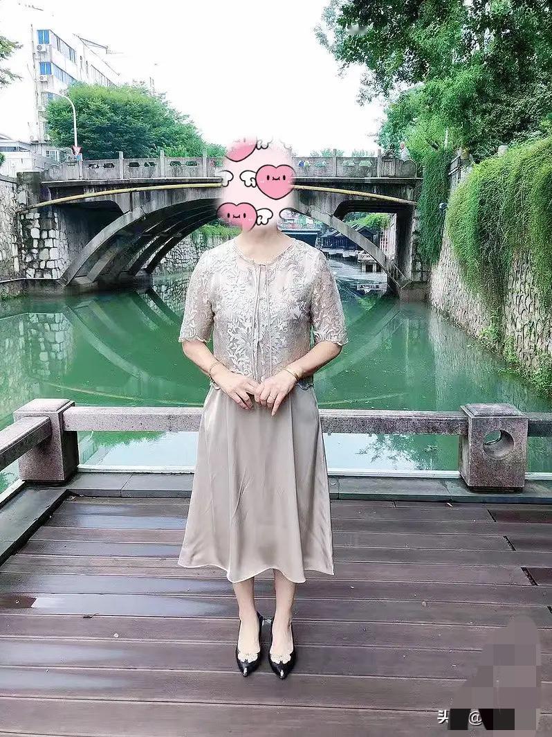 我突然活明白了！
我74年的51岁，没有工作，没有五险一金，平时就在家负责，一家